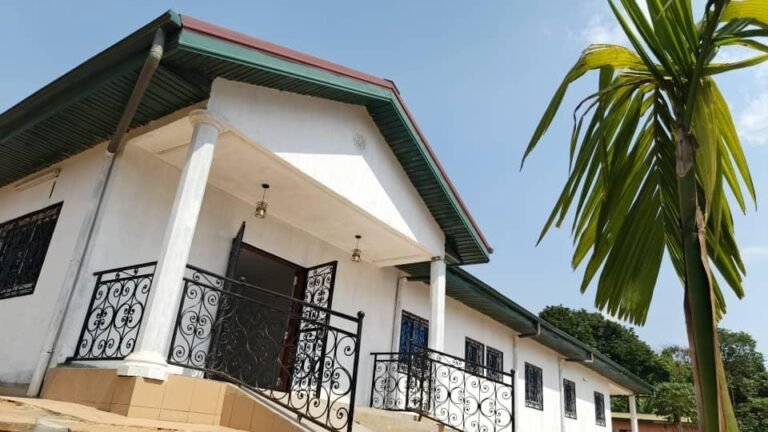 MAISON MEUBLÉE À LOUER À MBANKOMO-YAOUNDE / 50 000 Fcfa